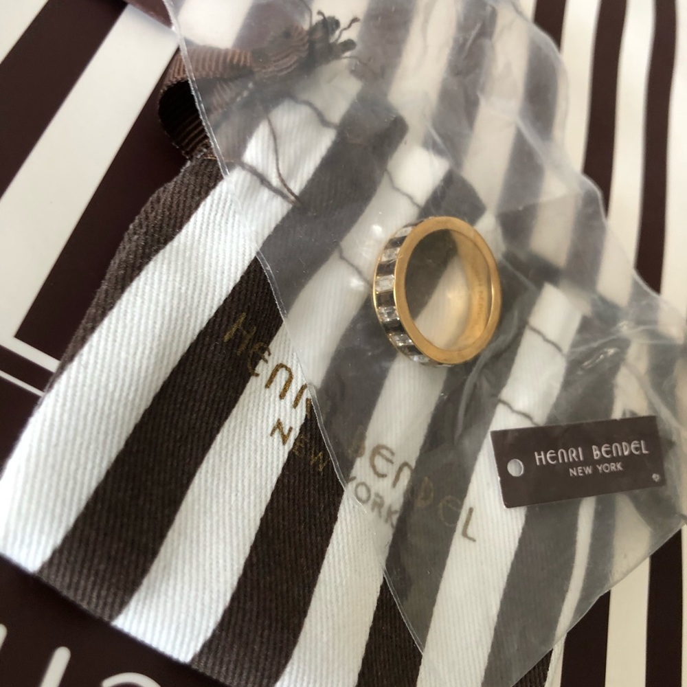 Henri bendel ring